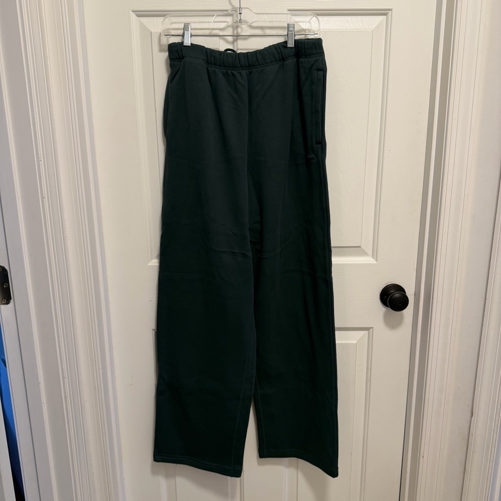 Skims Cotton Fleece Classic Straight Leg Pant in Spruce Green Size Medium